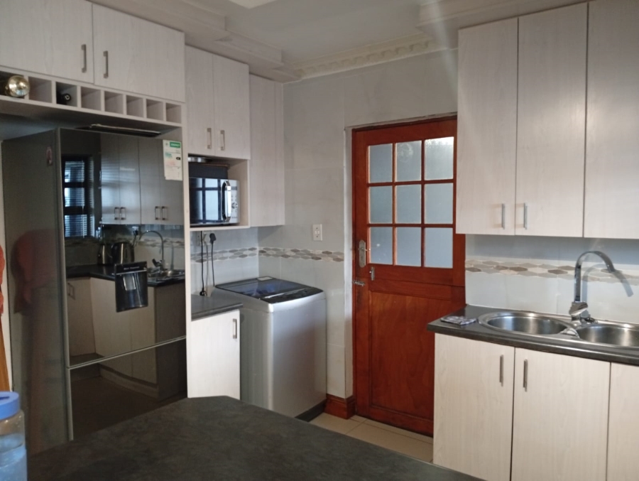 3 Bedroom Property for Sale in Ilitha Park Western Cape